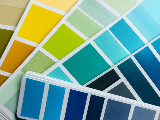 ライトブルー、くすみグリーン、ペールイエローの色見本
